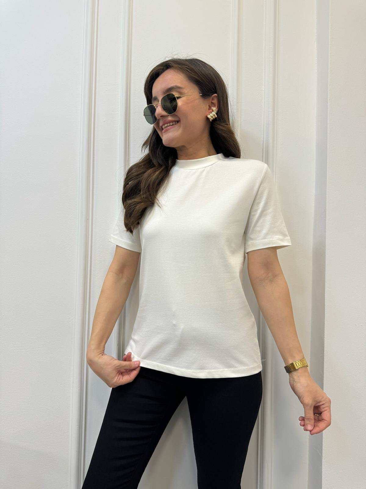 Ekru Dik Yaka Basic Tişört 2941