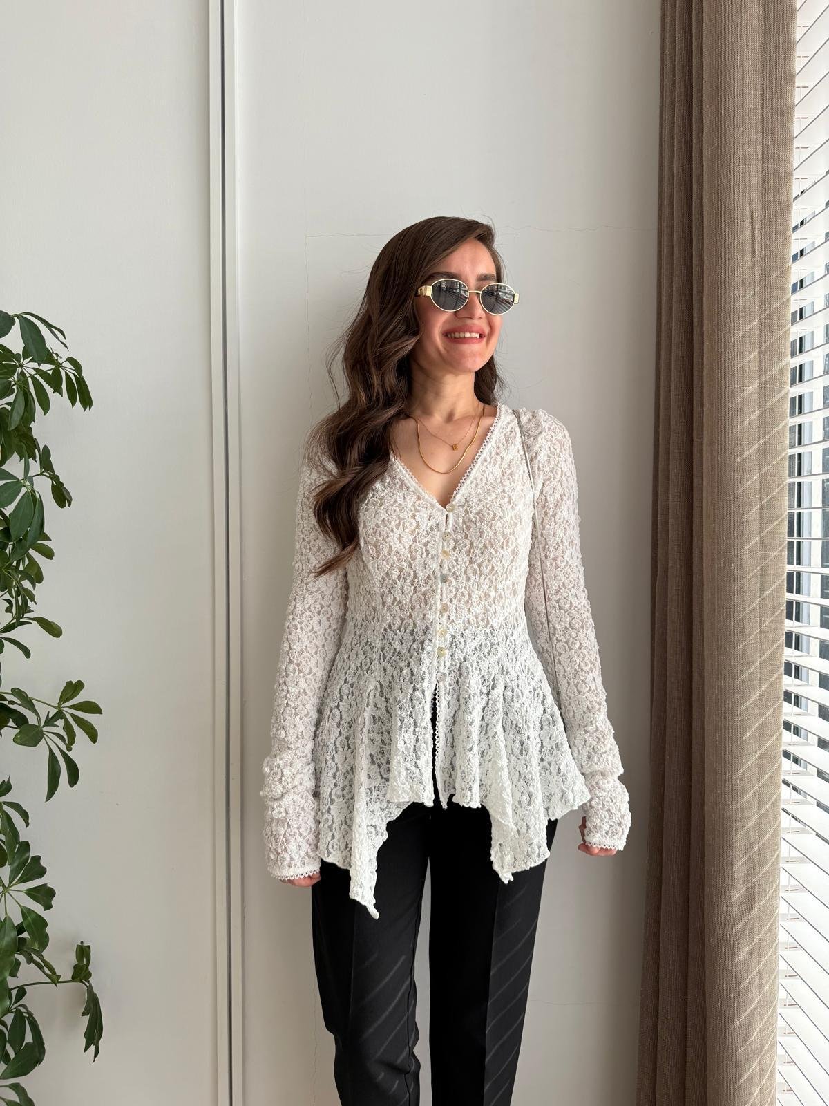 Ekru Düğmeli Peplum Dantel Bluz 60433