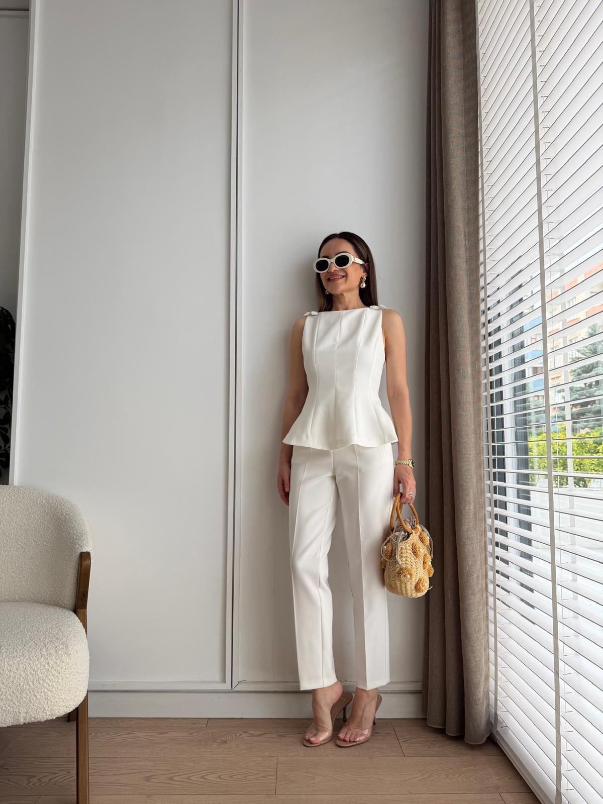 Ekru Fiyonklu Kayık Yaka Bluz 5503
