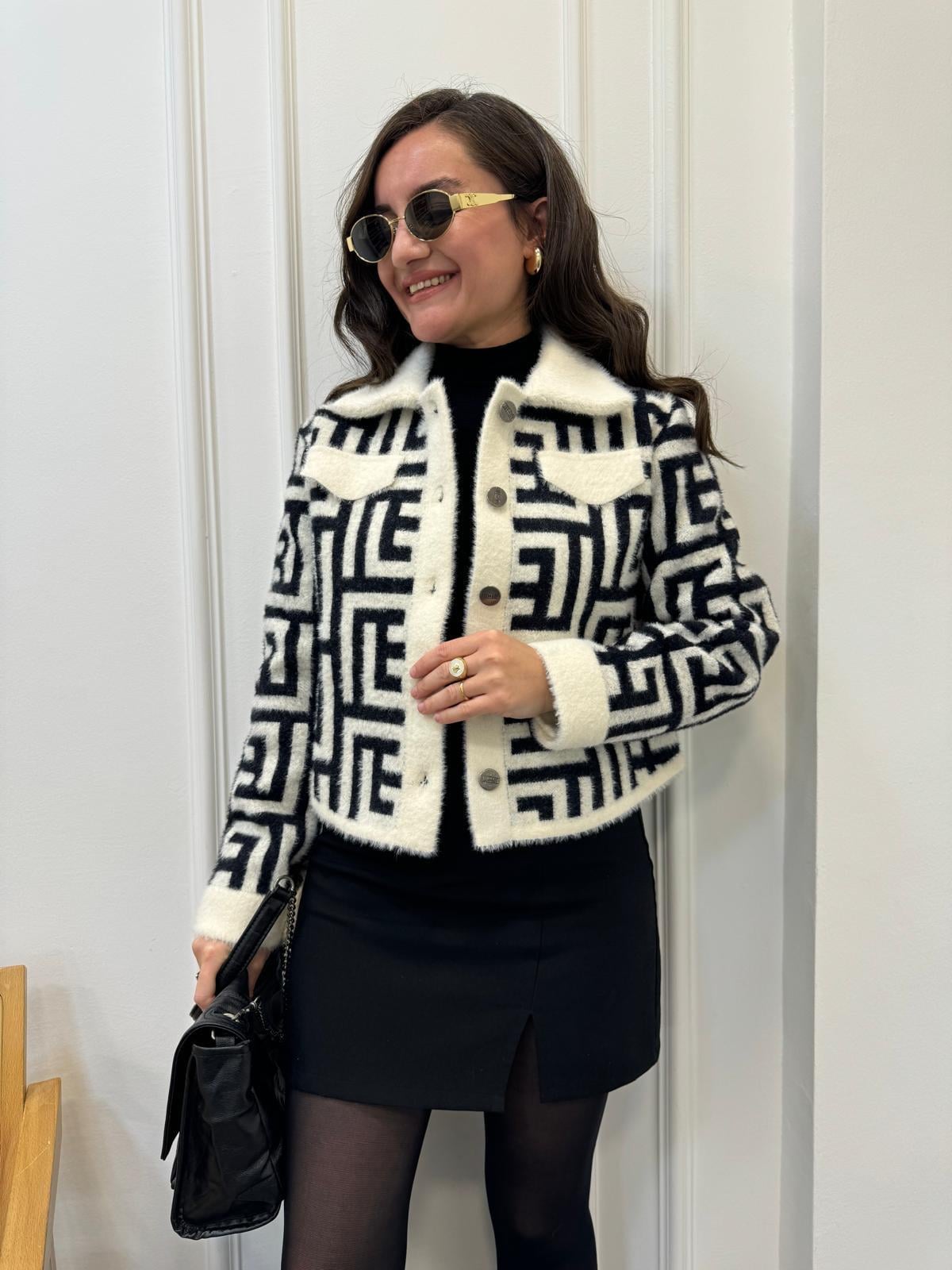 Ekru Geometrik Desen Cep Detaylı Angora Hırka 140204