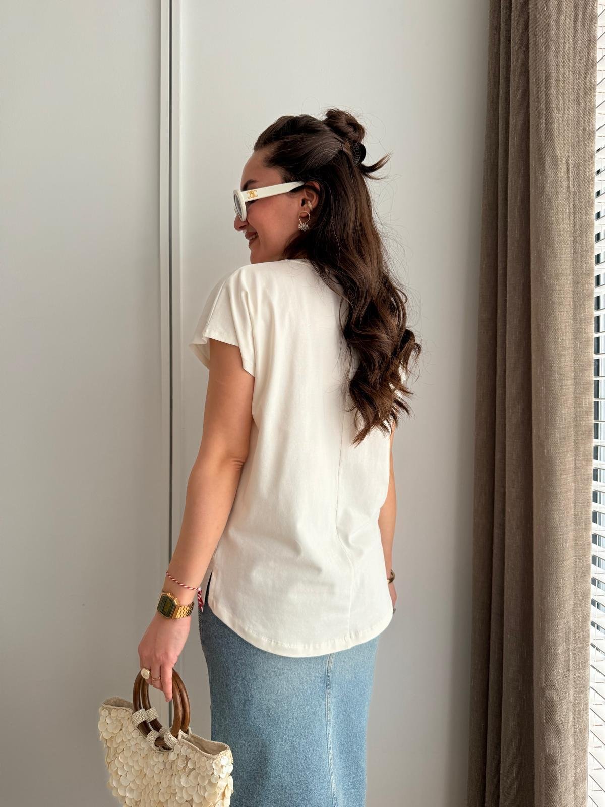 Ekru Kabartma Gül Detaylı Tshirt 25024