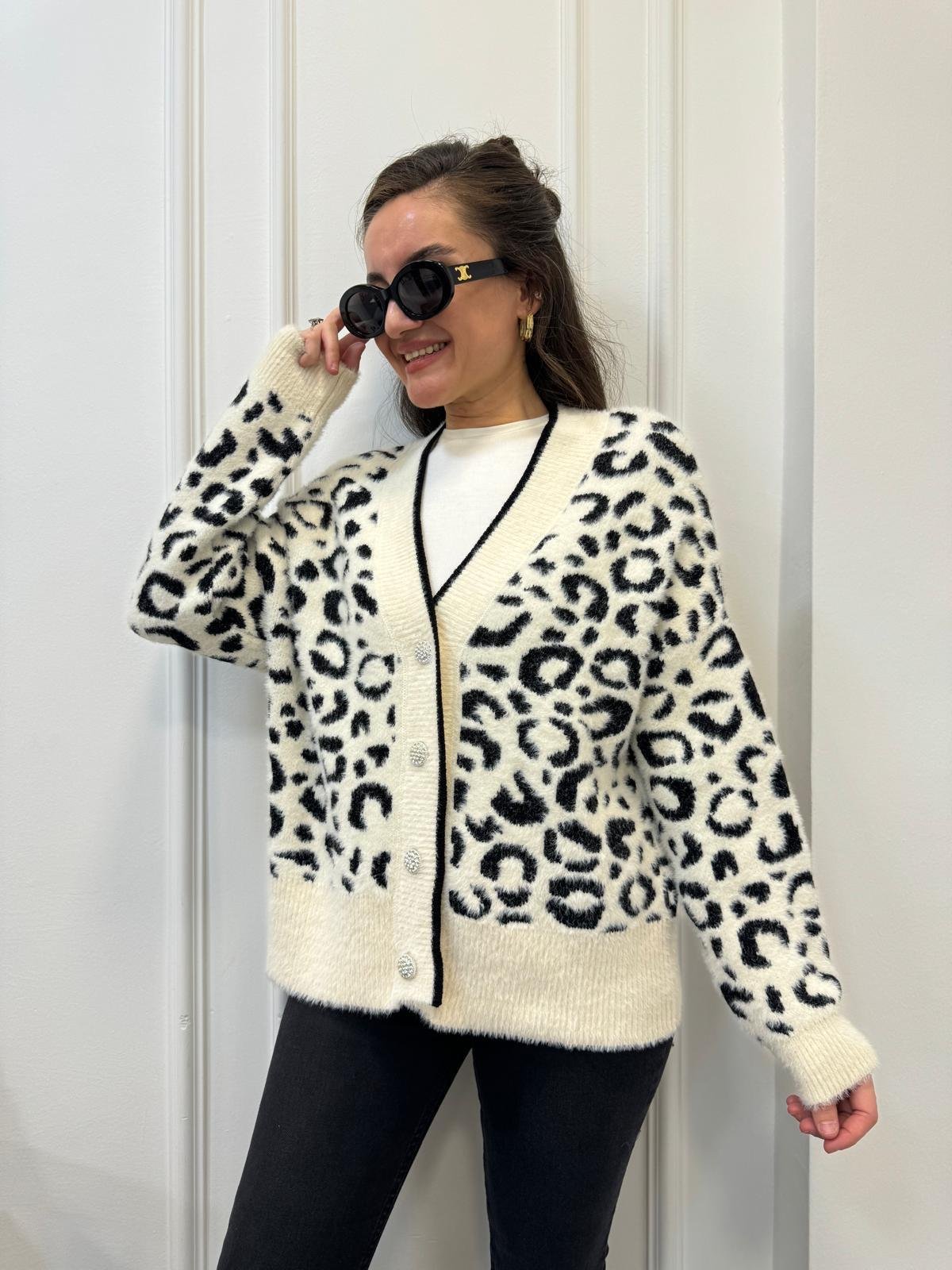Ekru Leopar Desenli Angora Triko Hırka 7588