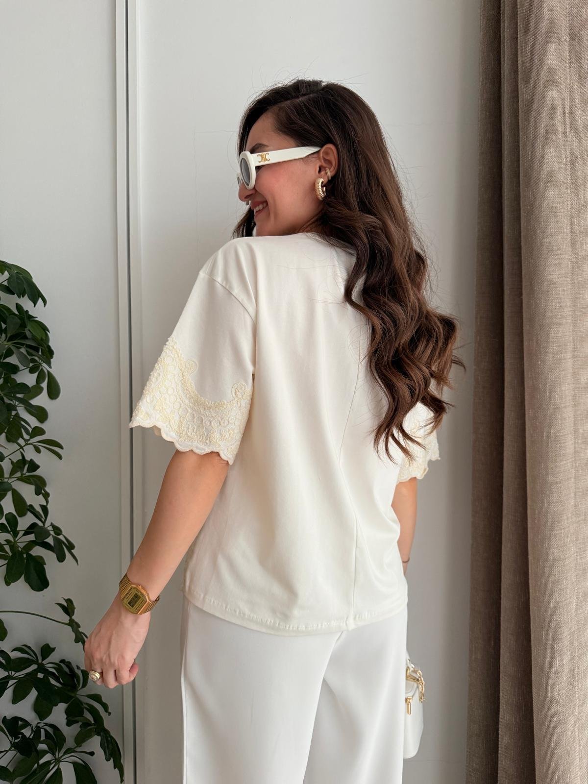 Ekru Nakış Detaylı Tasarım Tshirt 25193