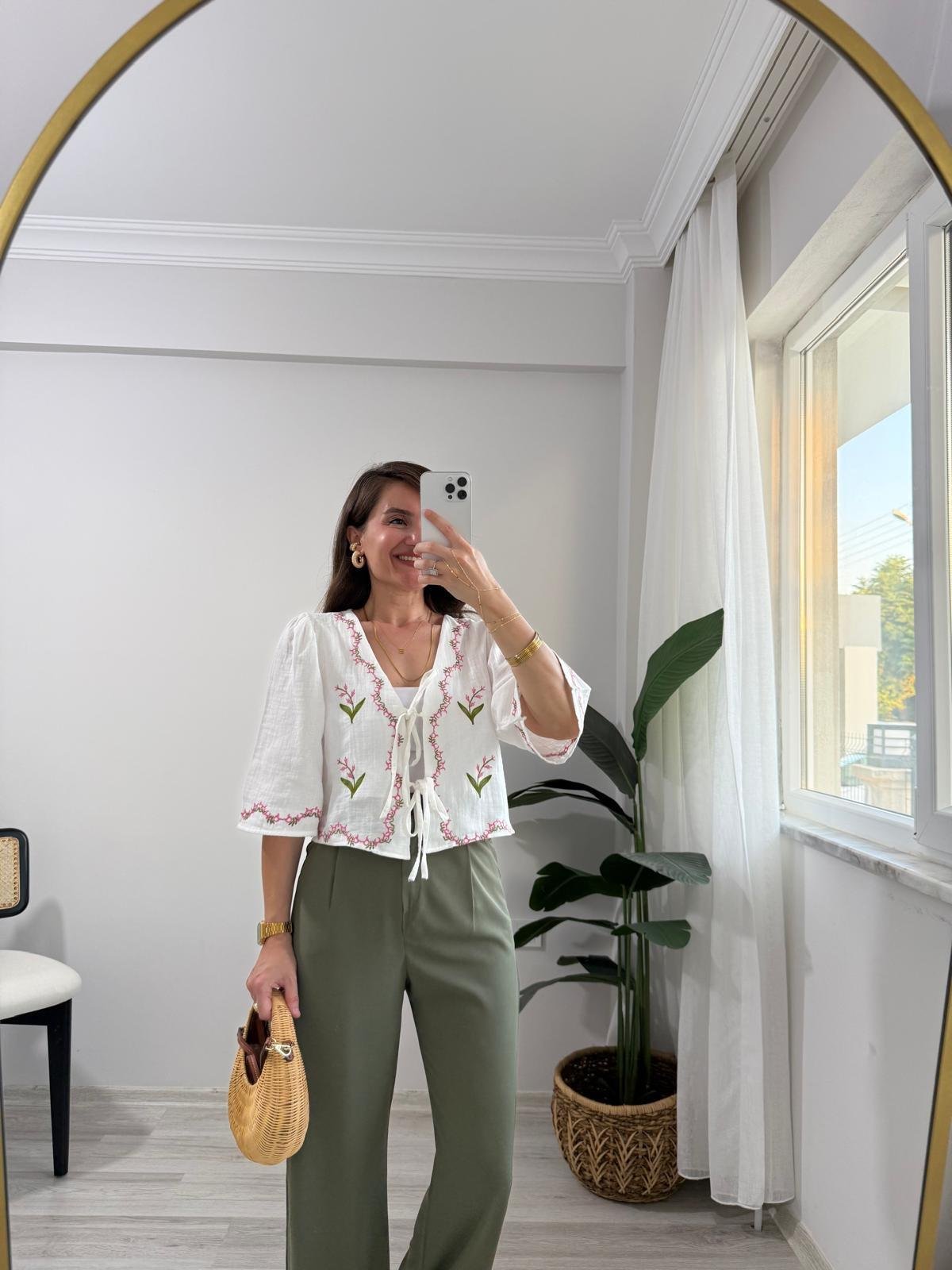 Ekru Nakış İşlemeli Kimono 1023