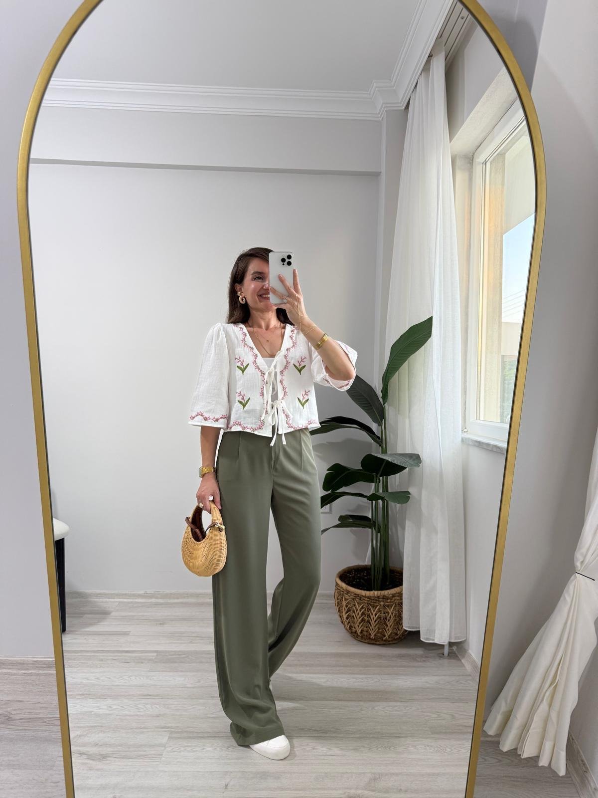 Ekru Nakış İşlemeli Kimono 1023