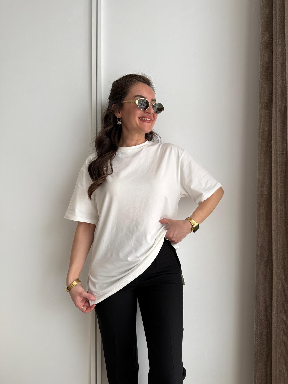 Ekru Orjinal Marka Yanları Yırtmaçlı Bisiklet Yaka Tshirt 5214