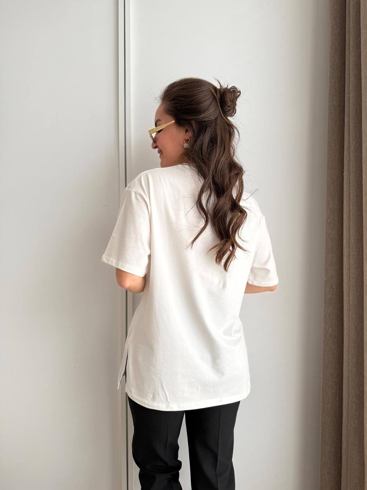 Ekru Orjinal Marka Yanları Yırtmaçlı Bisiklet Yaka Tshirt 5214