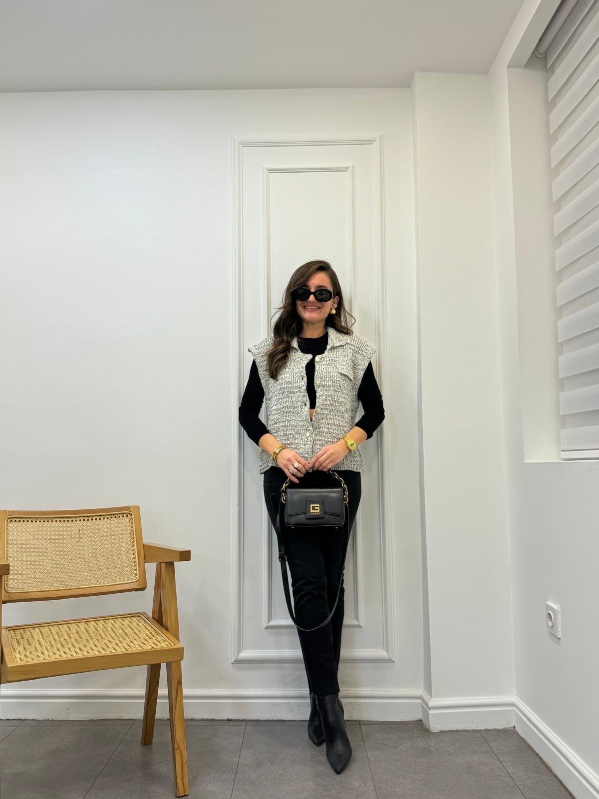 Ekru Sim Geçişli Örme Triko Yelek 4500