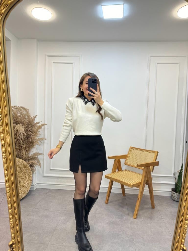Ekru Taşlı Gömlek Yaka Triko Kazak TK231171