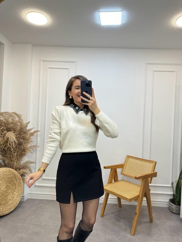 Ekru Taşlı Gömlek Yaka Triko Kazak TK231171