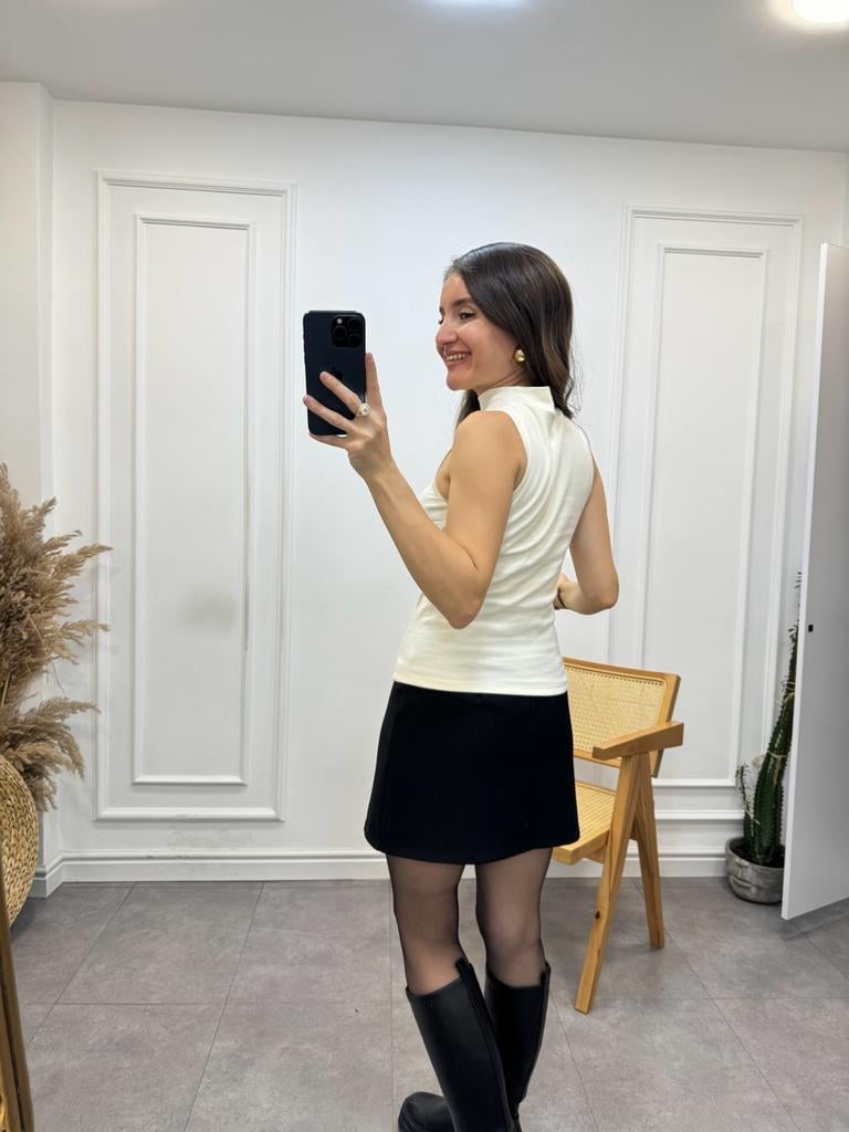 Ekru Yarım Balıkçı Yaka Sıfır Kol Crop 444