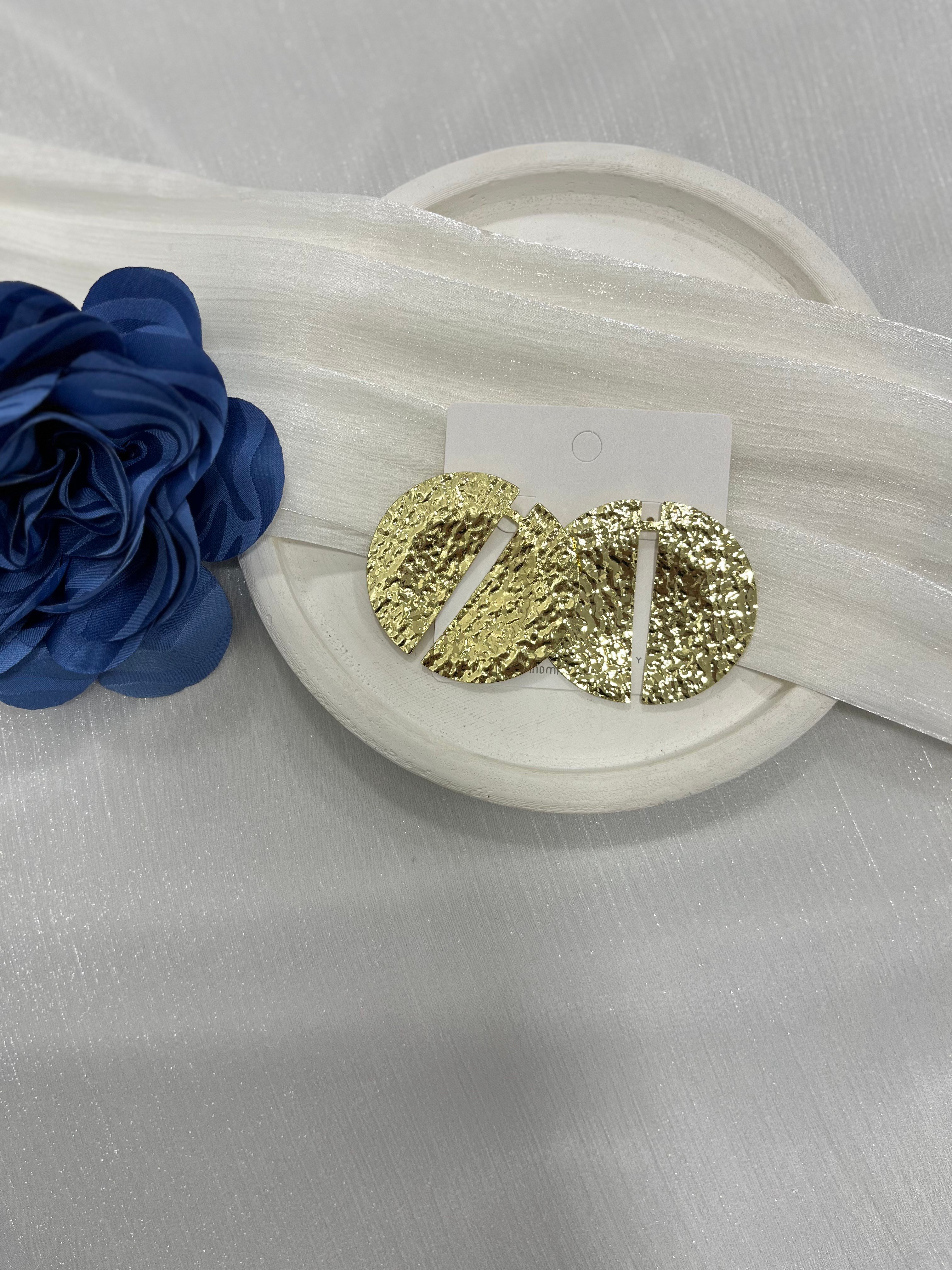 Gold Dokulu Simetrik Küpe KP33