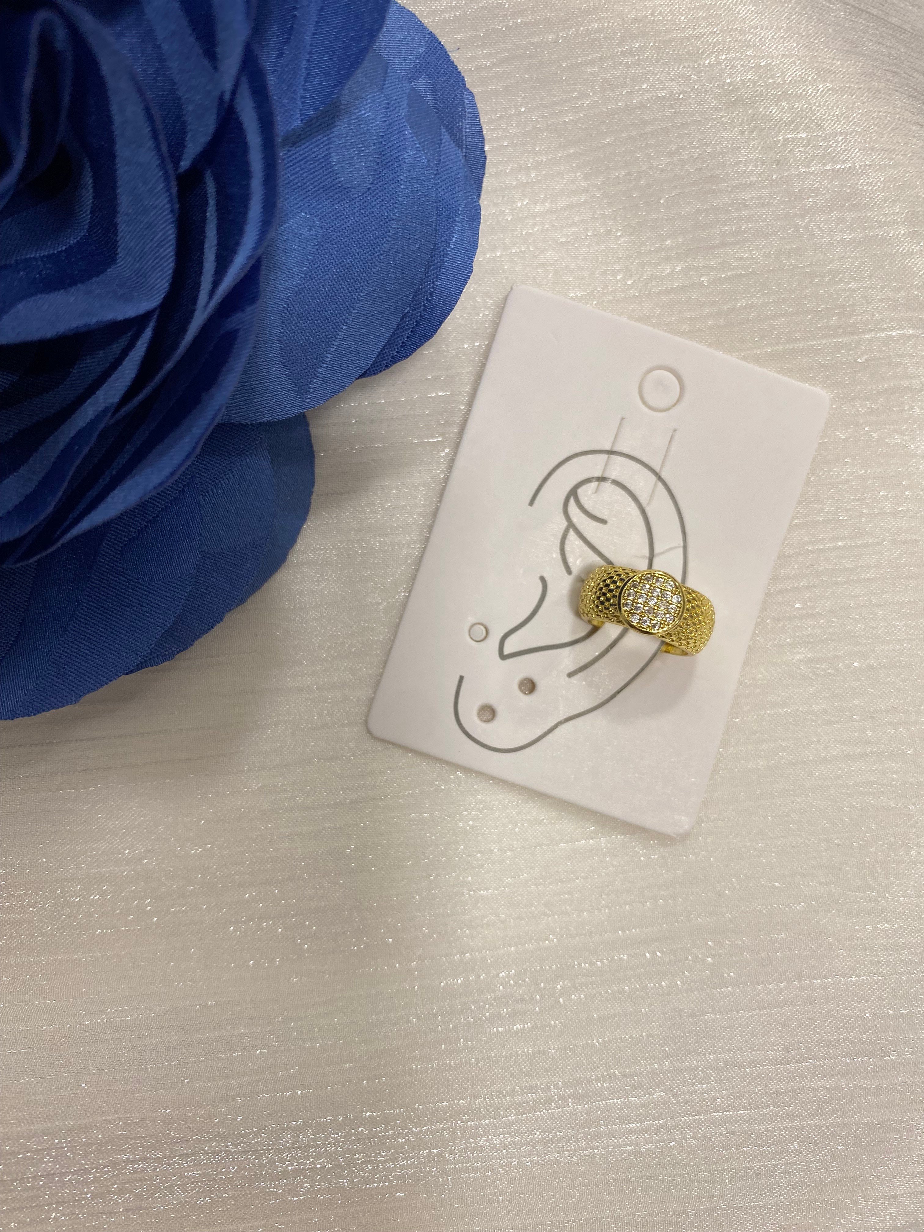 Gold Hasır Desen Yuvarlak Kıkırdak Küpesi KD11
