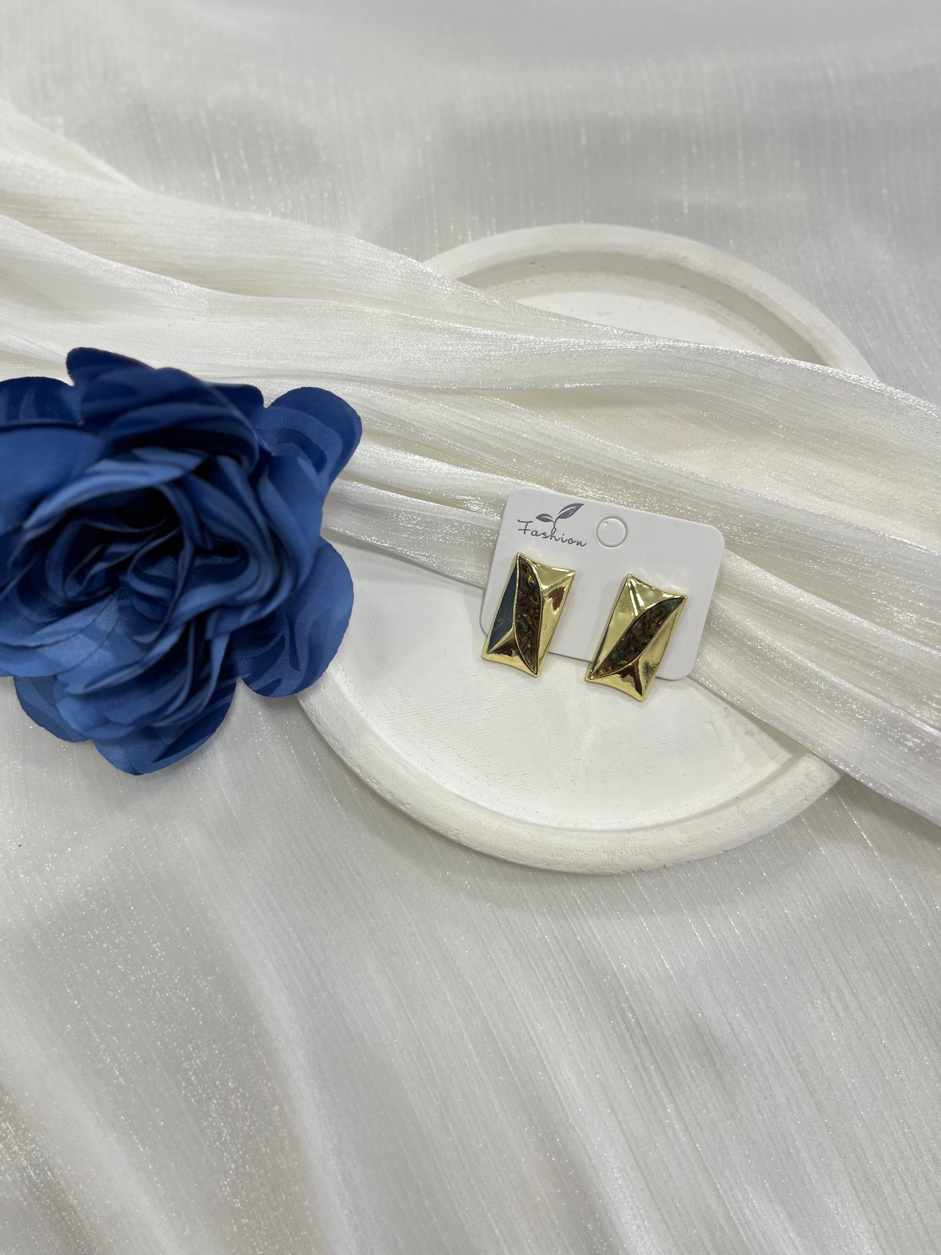 Gold Renk Plakalı Küpe KP17