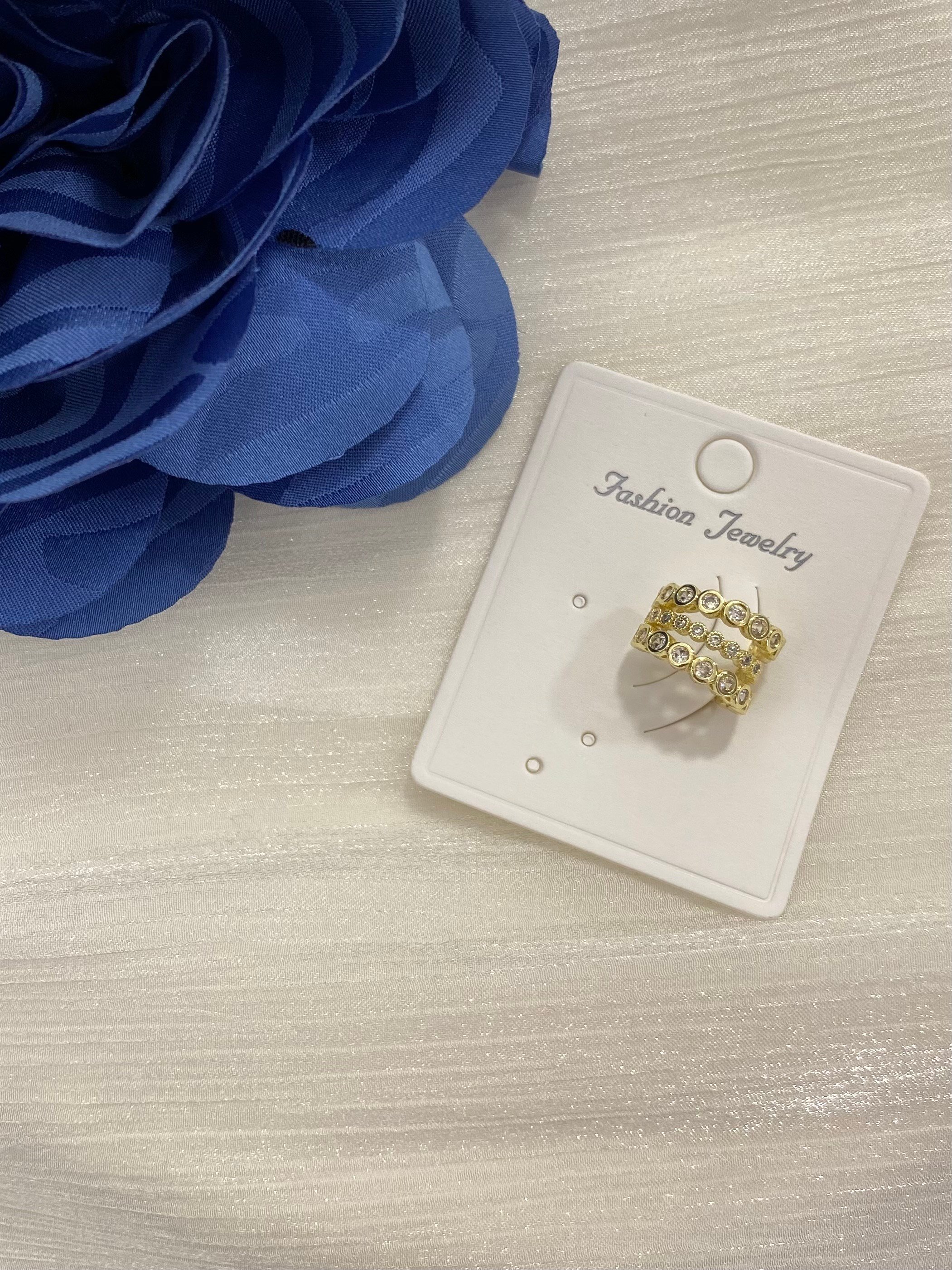 Gold Üç Sıra Zirkon Taşlı Kıkırdak Küpesi KD06