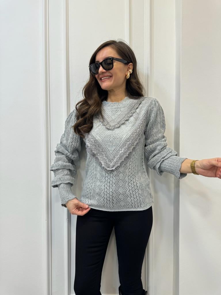 Gri Dantel Detaylı Bisiklet Yaka Triko Bluz 1047