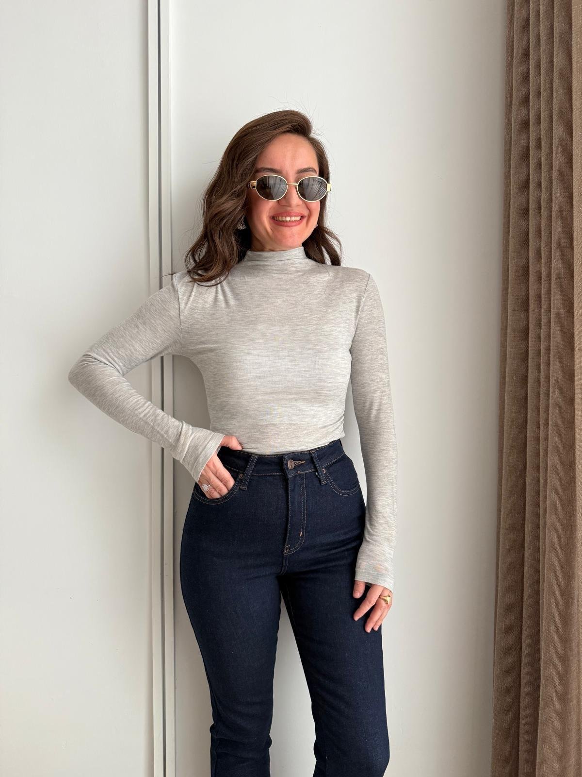 Gri Dik Yaka Drape Detaylı Bluz 251004