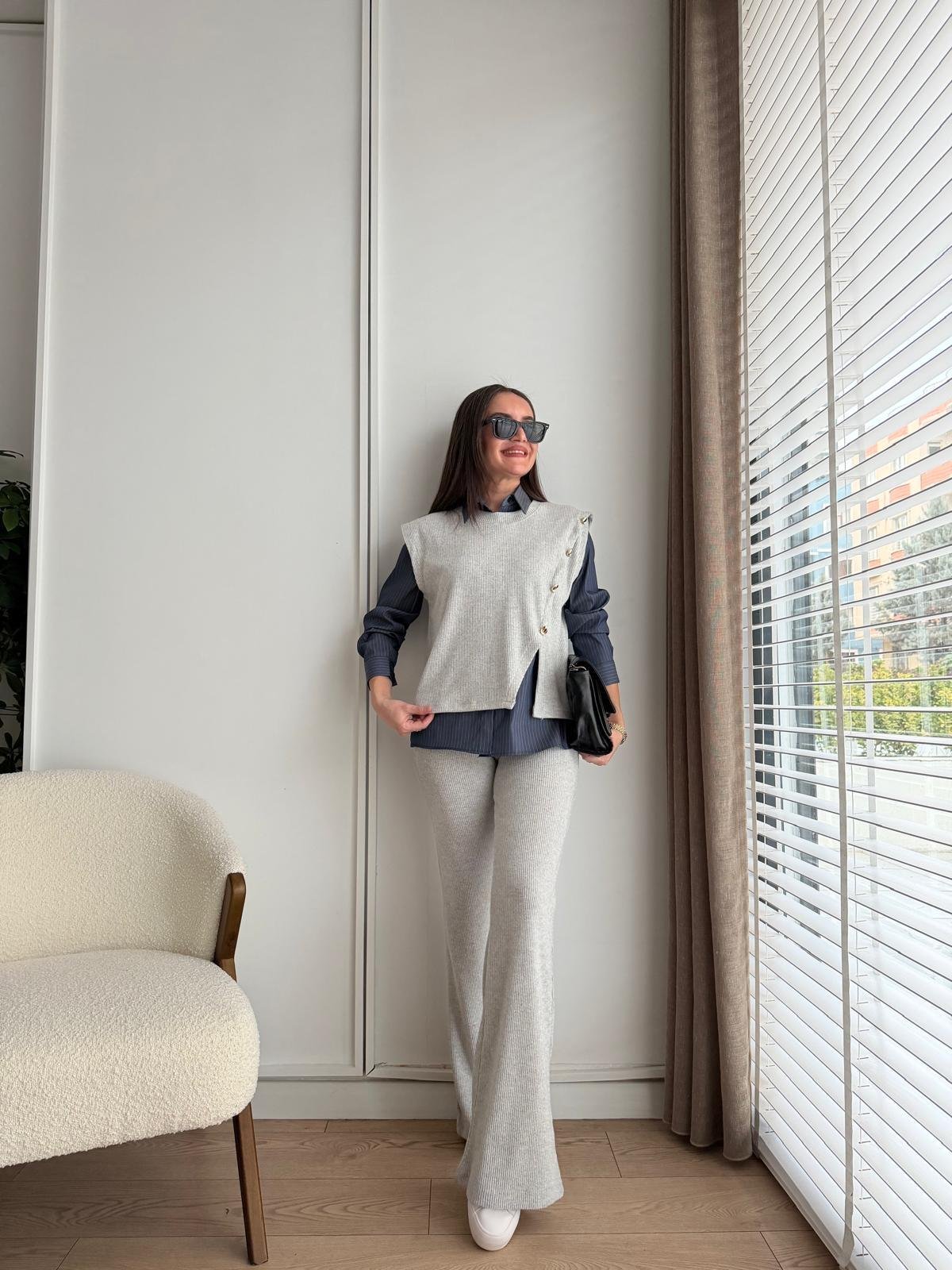 Gri Düğme Detaylı Yumoş Üçlü Takım 36602