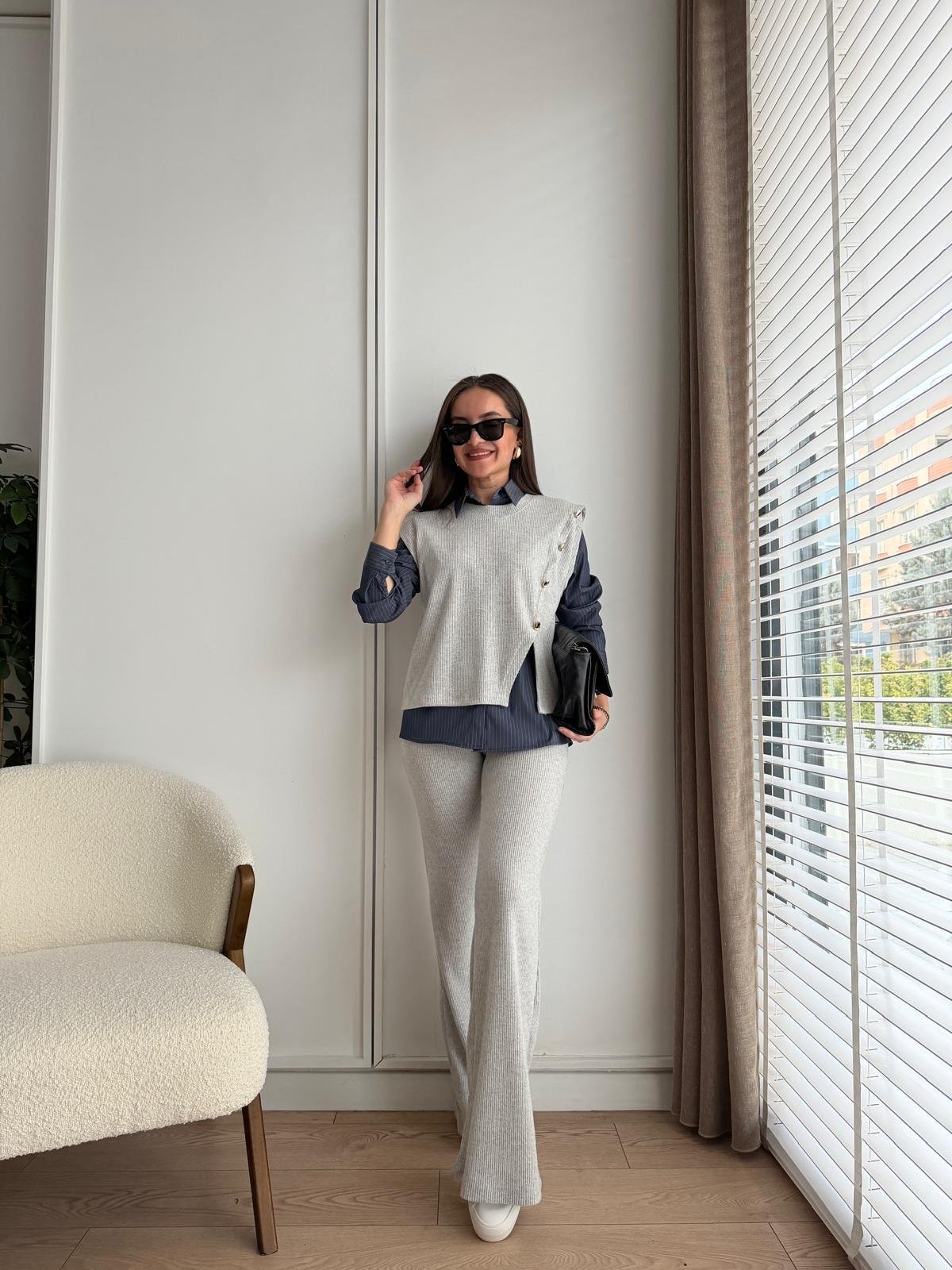 Gri Düğme Detaylı Yumoş Üçlü Takım 36602