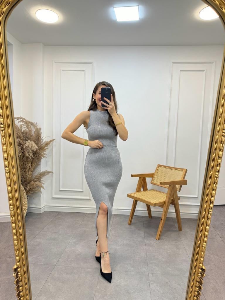 Gri Simli Sıfır Kol Etekli Triko Takım 4126