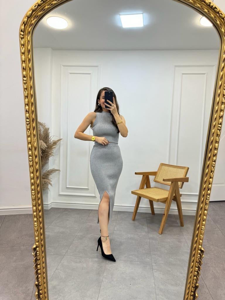Gri Simli Sıfır Kol Etekli Triko Takım 4126