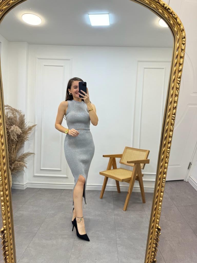 Gri Simli Sıfır Kol Etekli Triko Takım 4126
