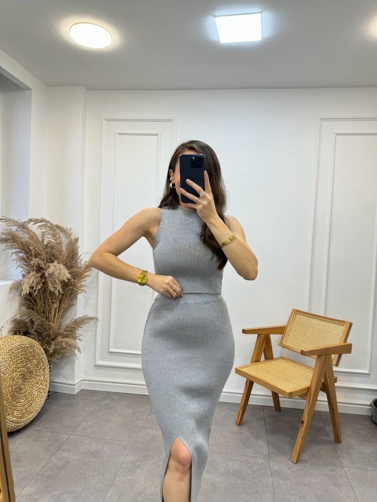 Gri Simli Sıfır Kol Etekli Triko Takım 4126