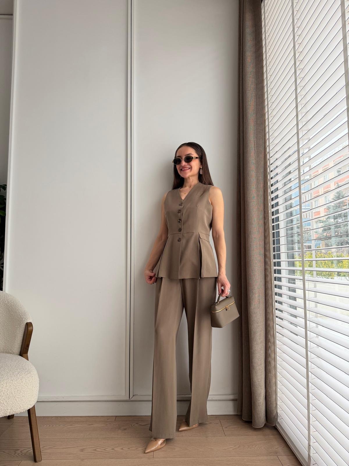 Haki Aller Detaylı Yelekli Takım 9041