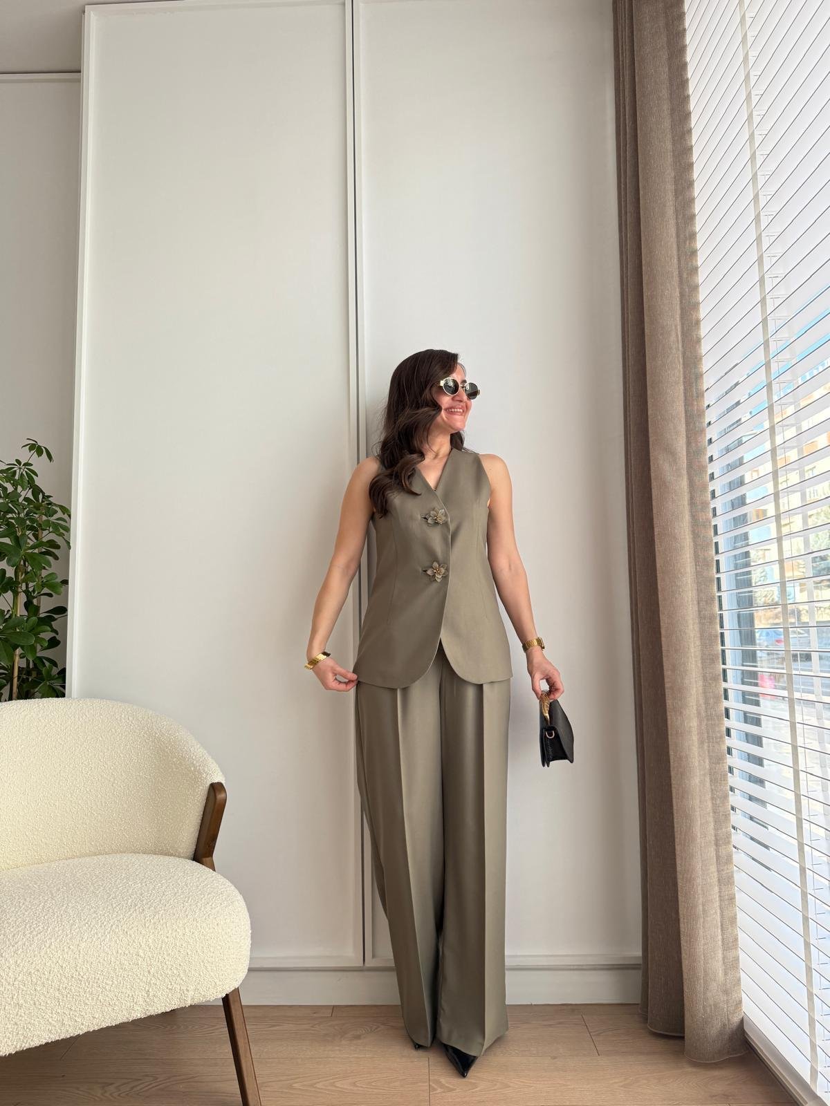 Haki Bronş Düğmeli Tasarım Yelek Pantolon Takım 8544