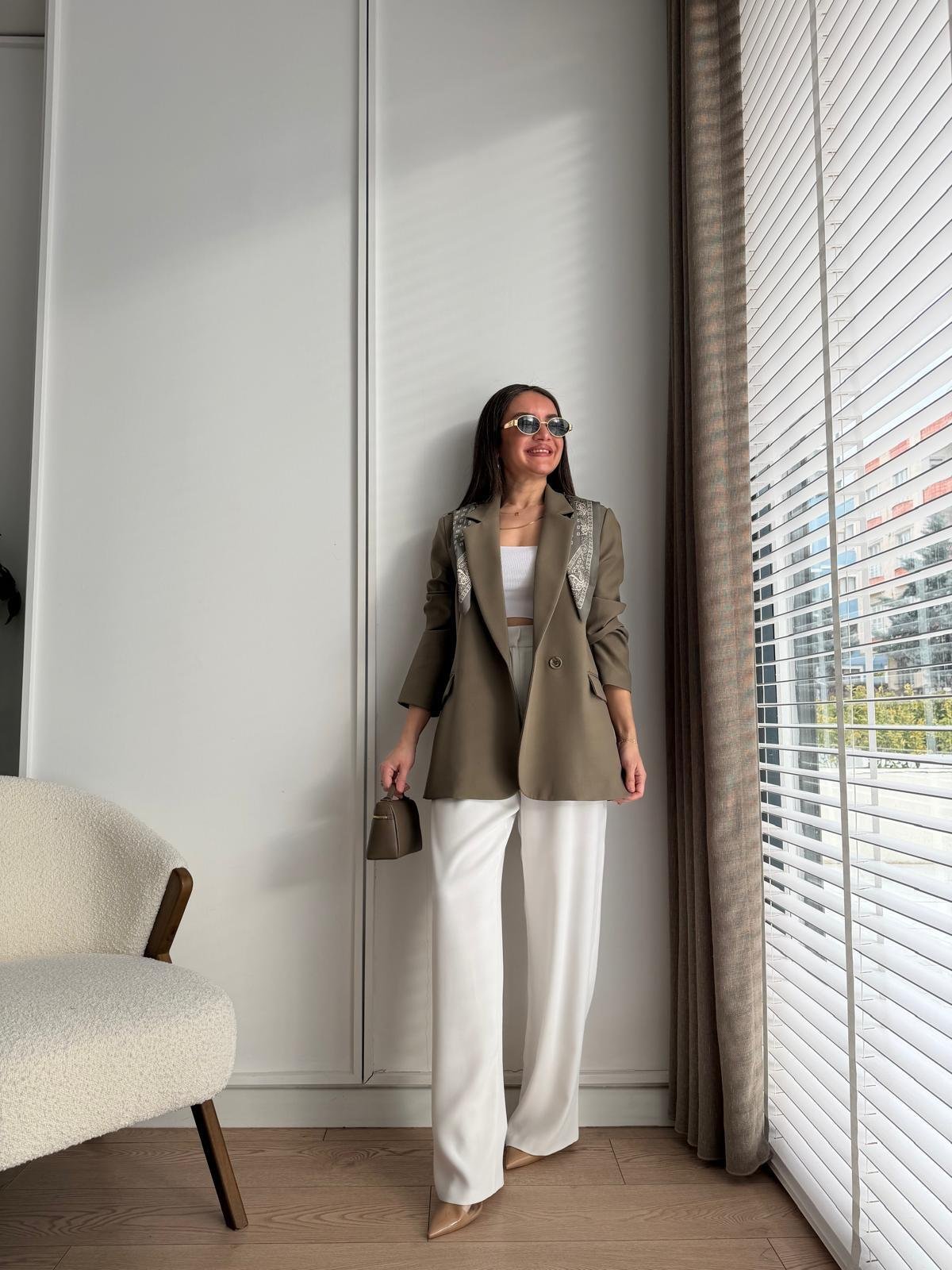 Haki Fular Detaylı Vatkalı Blazer Ceket 7665