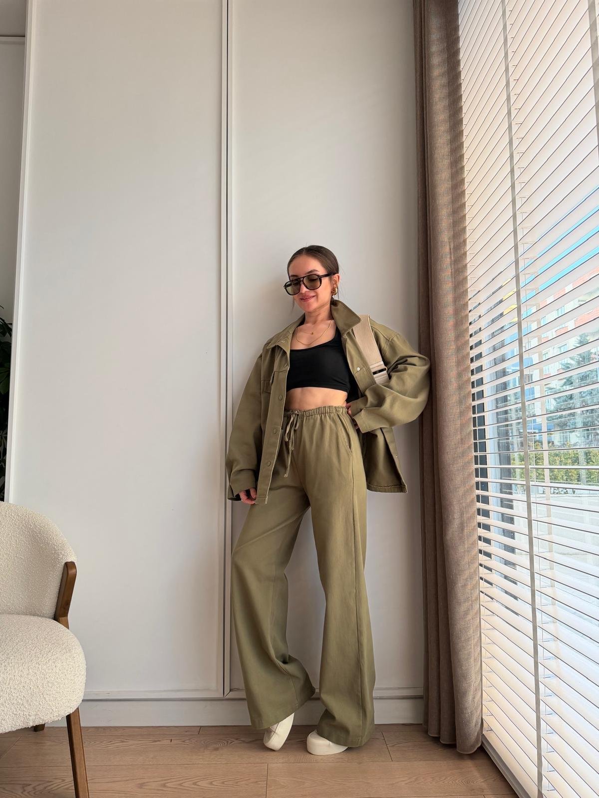 Haki Kuşaklı Çıtçıt Düğmeli Gabardin Takım 8897
