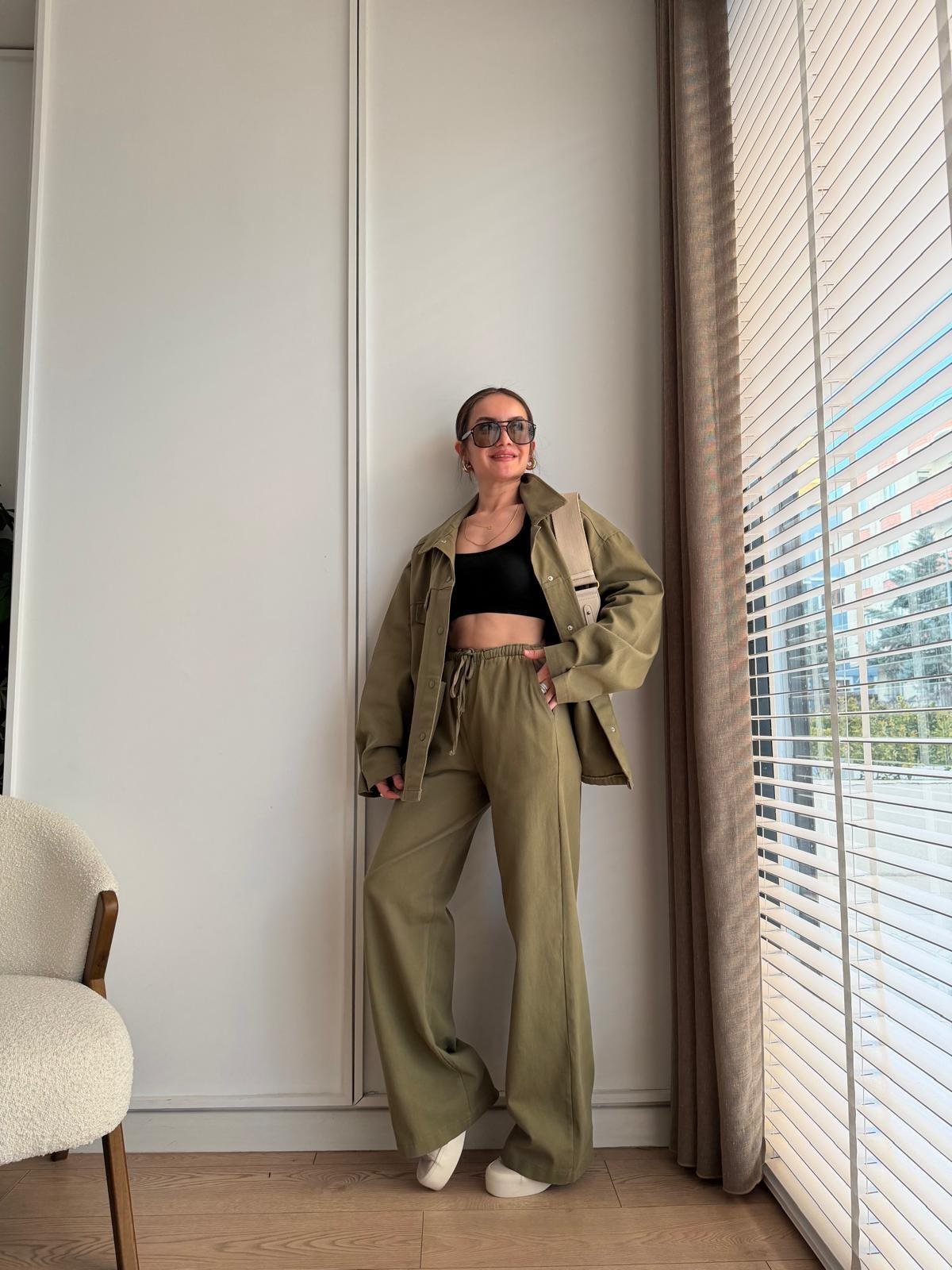 Haki Kuşaklı Çıtçıt Düğmeli Gabardin Takım 8897