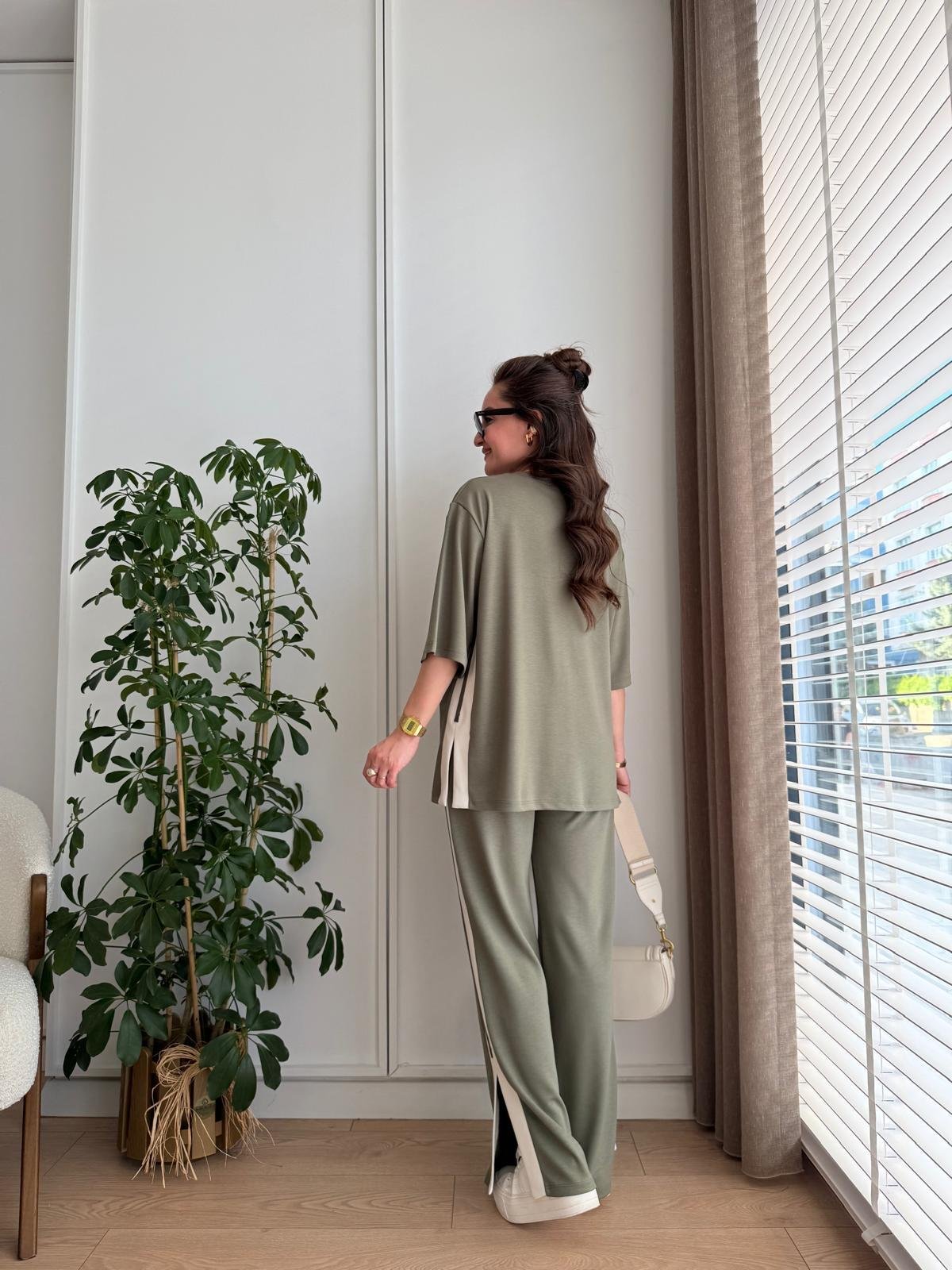 Haki Şerit Detaylı Paça Yırtmaçlı Takım 2234