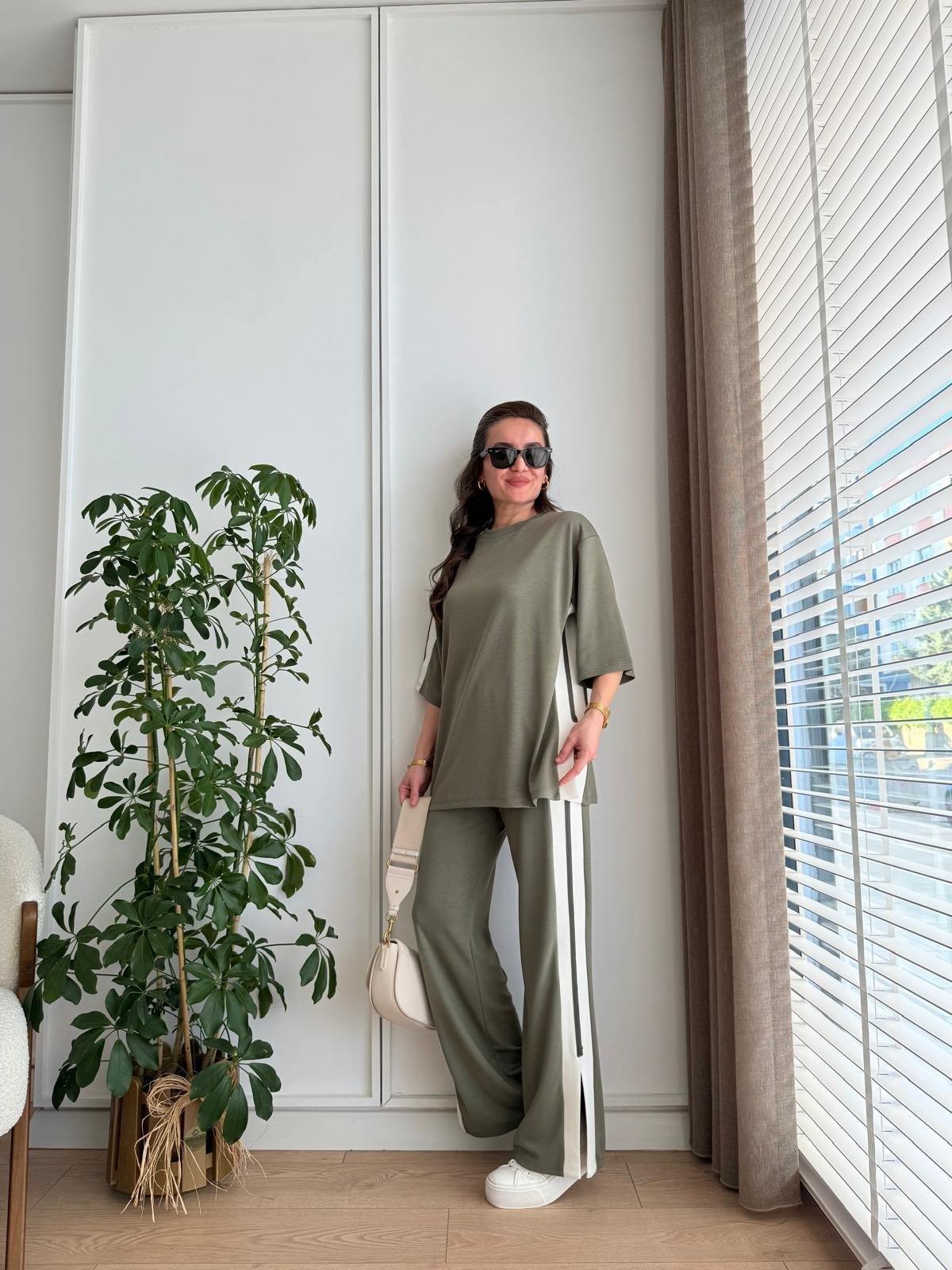 Haki Şerit Detaylı Paça Yırtmaçlı Takım 2234