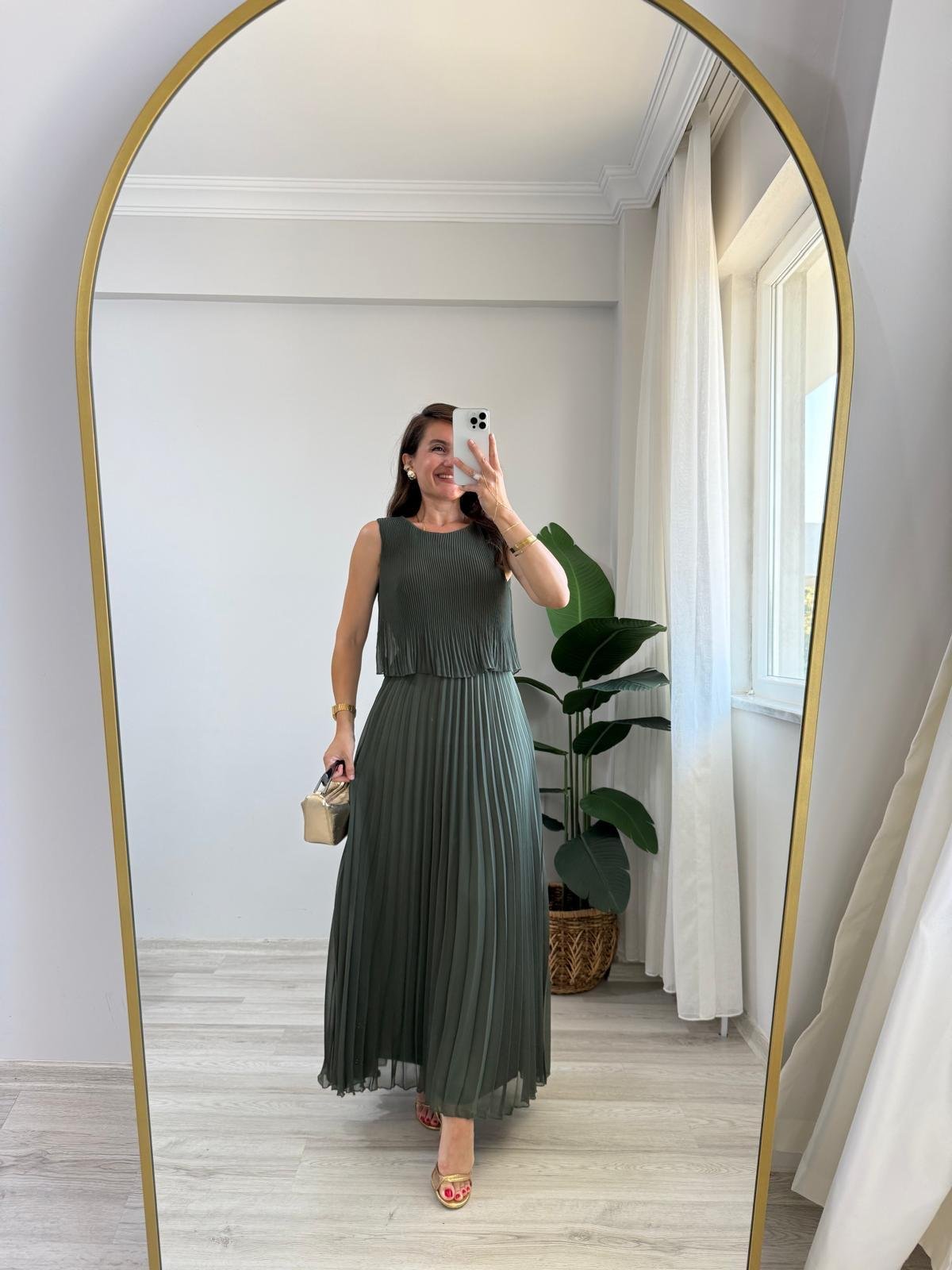 Haki Sıfır Kol Piliseli Şifon Elbise 2621
