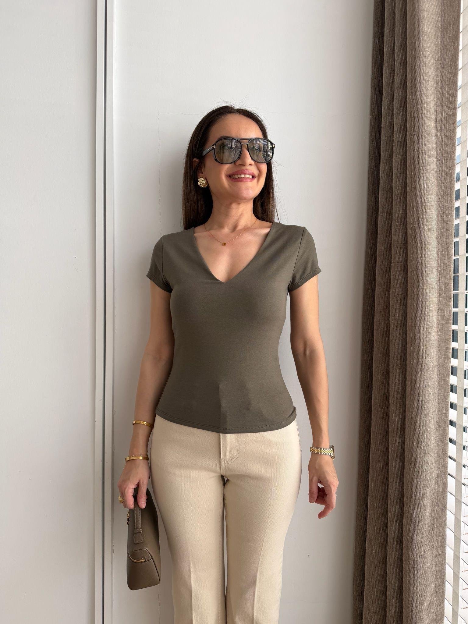 Haki V Yaka Kısa Kollu Tshirt 32840