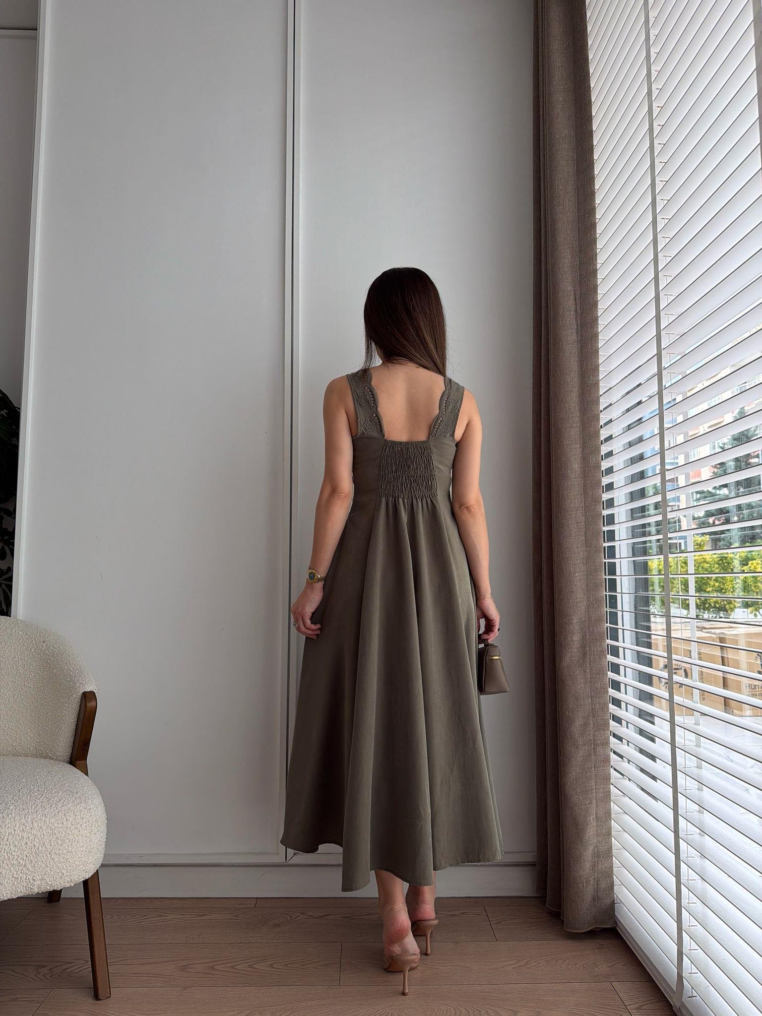 Haki Yaka Detaylı Tensel Elbise 0365