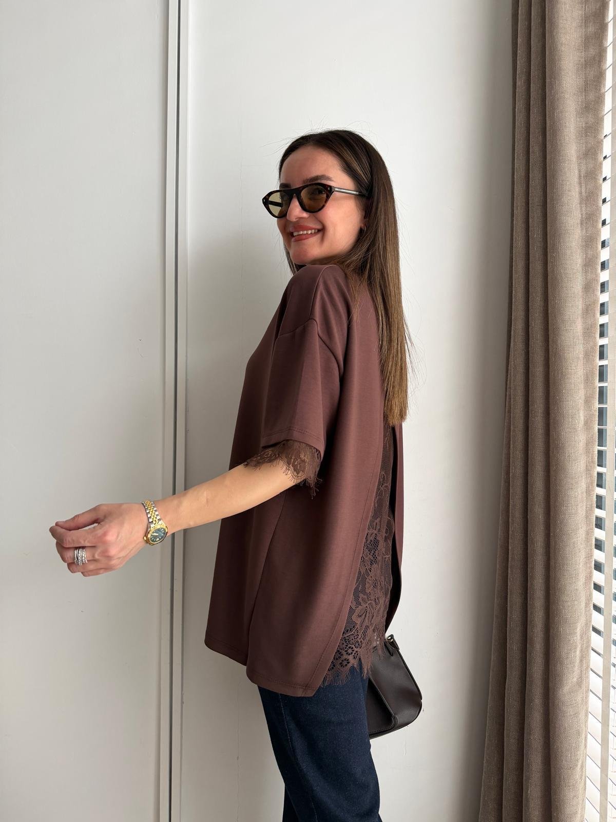 Kahve rengi Arkası Dantelli Tshirt 1073