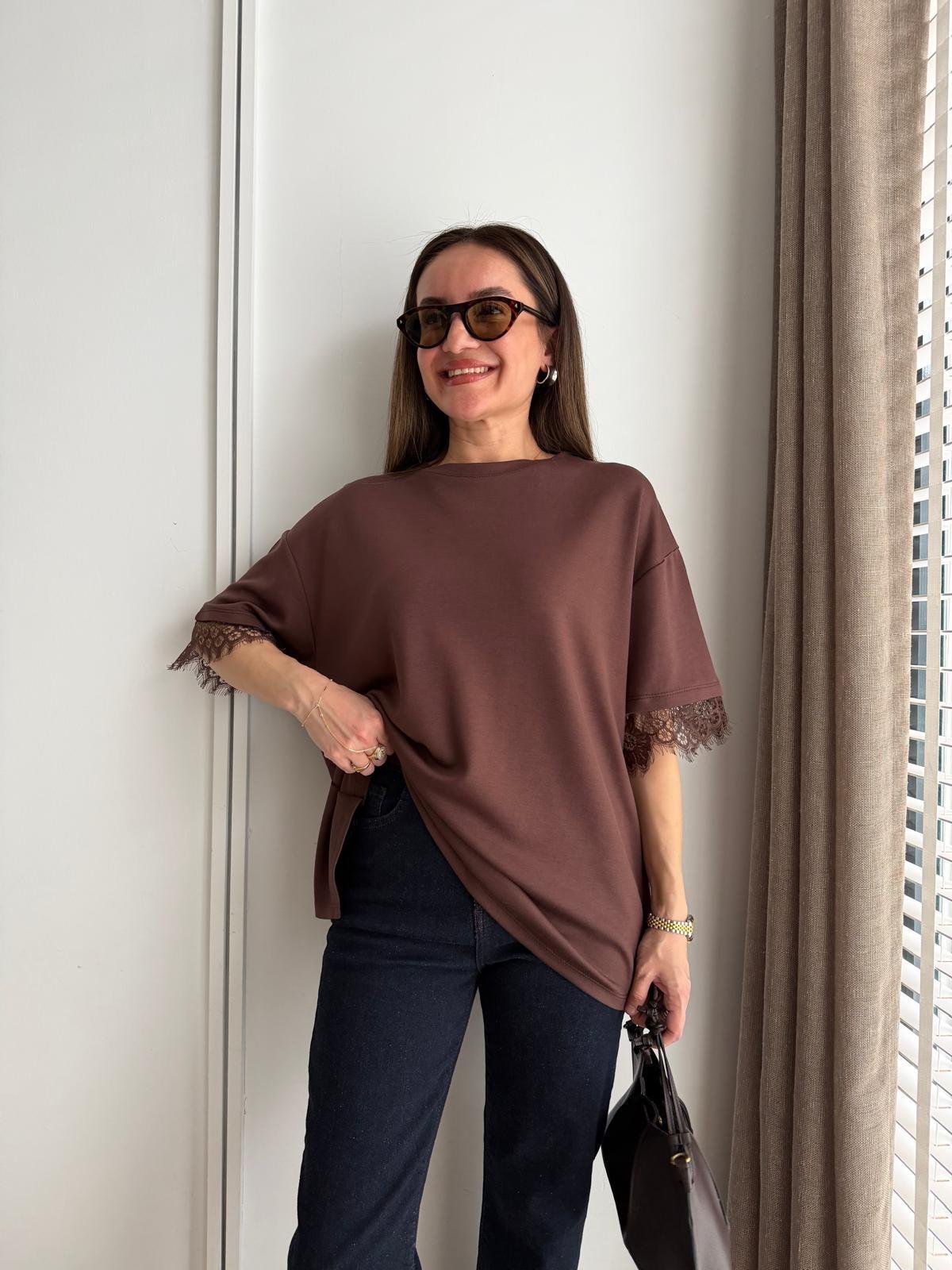 Kahve rengi Arkası Dantelli Tshirt 1073