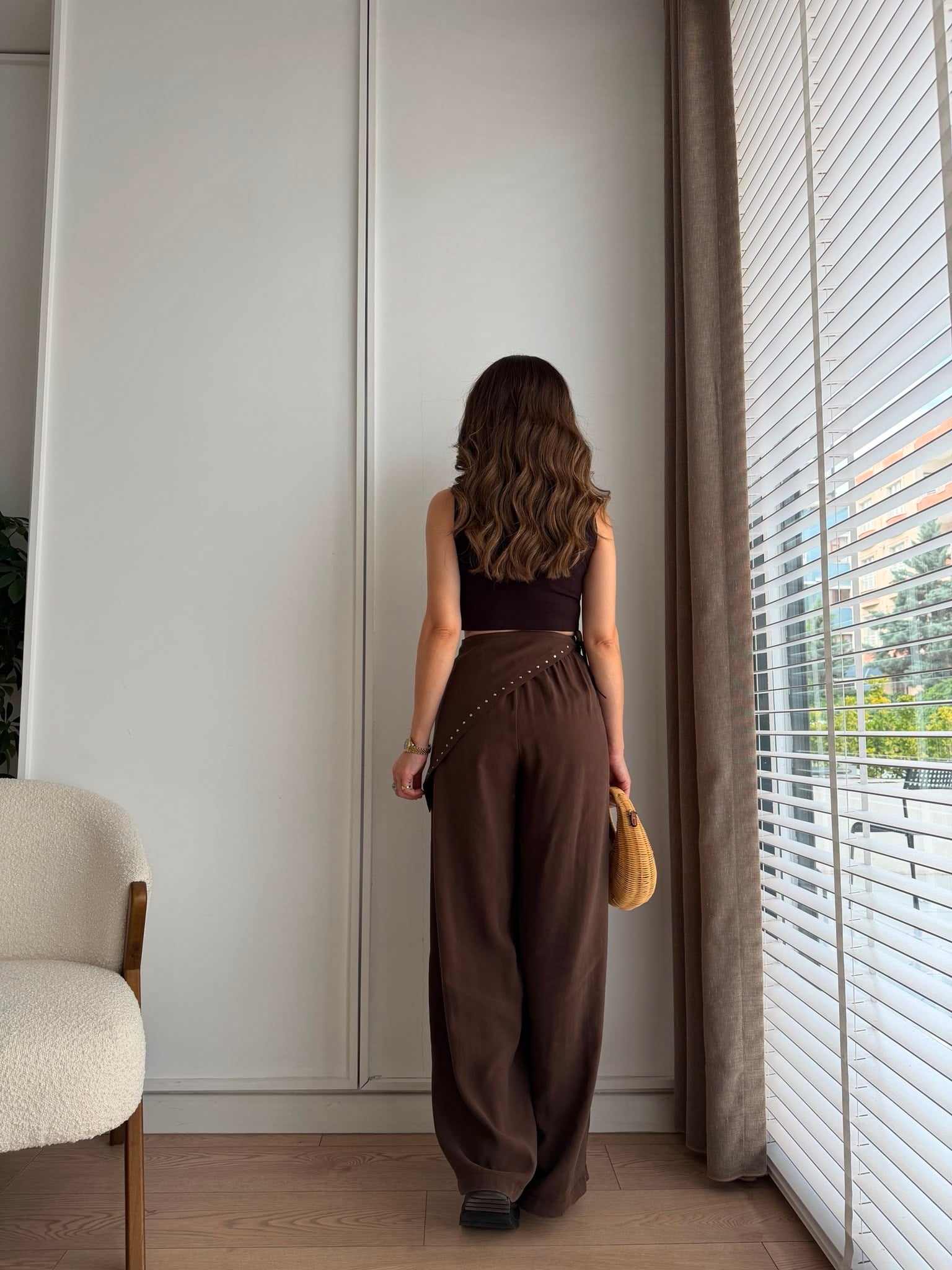 Kahve rengi Asimetrik Zımba Detaylı Pantolon 1639