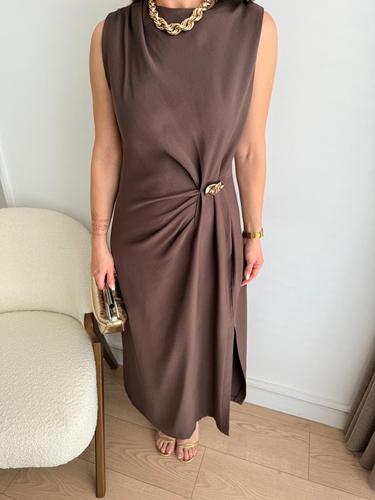 Kahve rengi Bel Toka Detaylı Yırtmaçlı Elbise 2264