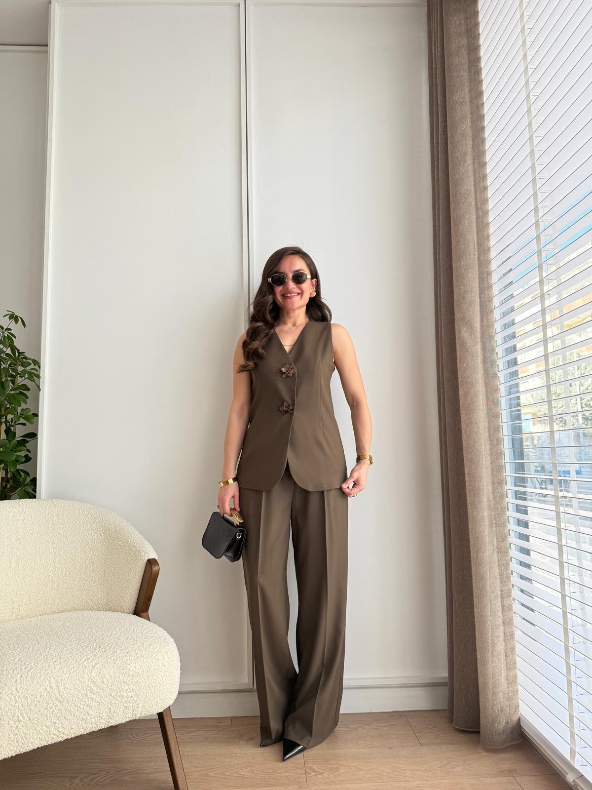 Kahve rengi Bronş Düğmeli Tasarım Yelek Pantolon Takım 8544