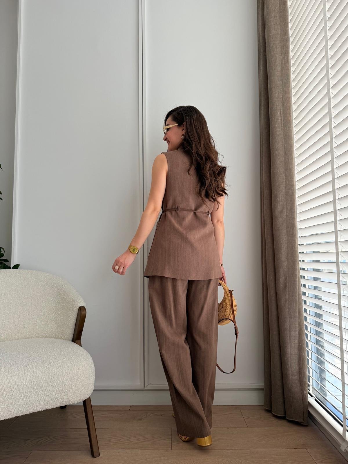 Kahve rengi Çift Cepli Bağlamalı Yelek Pantolon Takım 8602