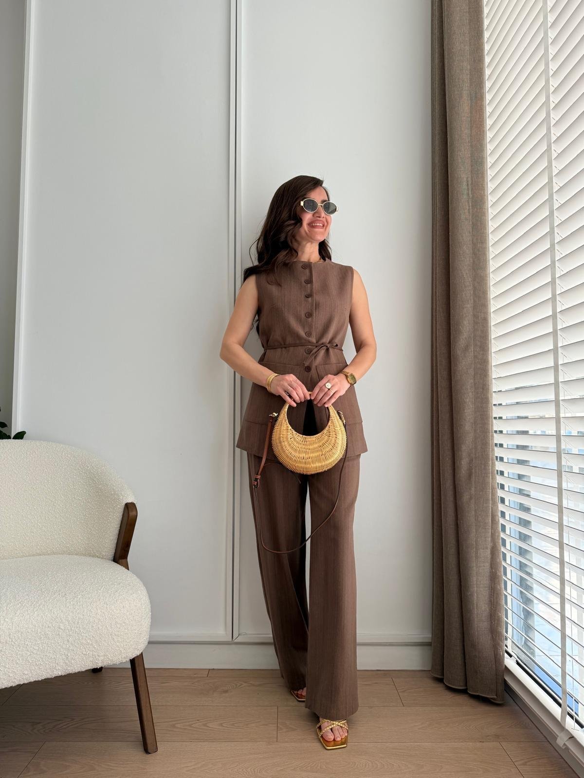 Kahve rengi Çift Cepli Bağlamalı Yelek Pantolon Takım 8602