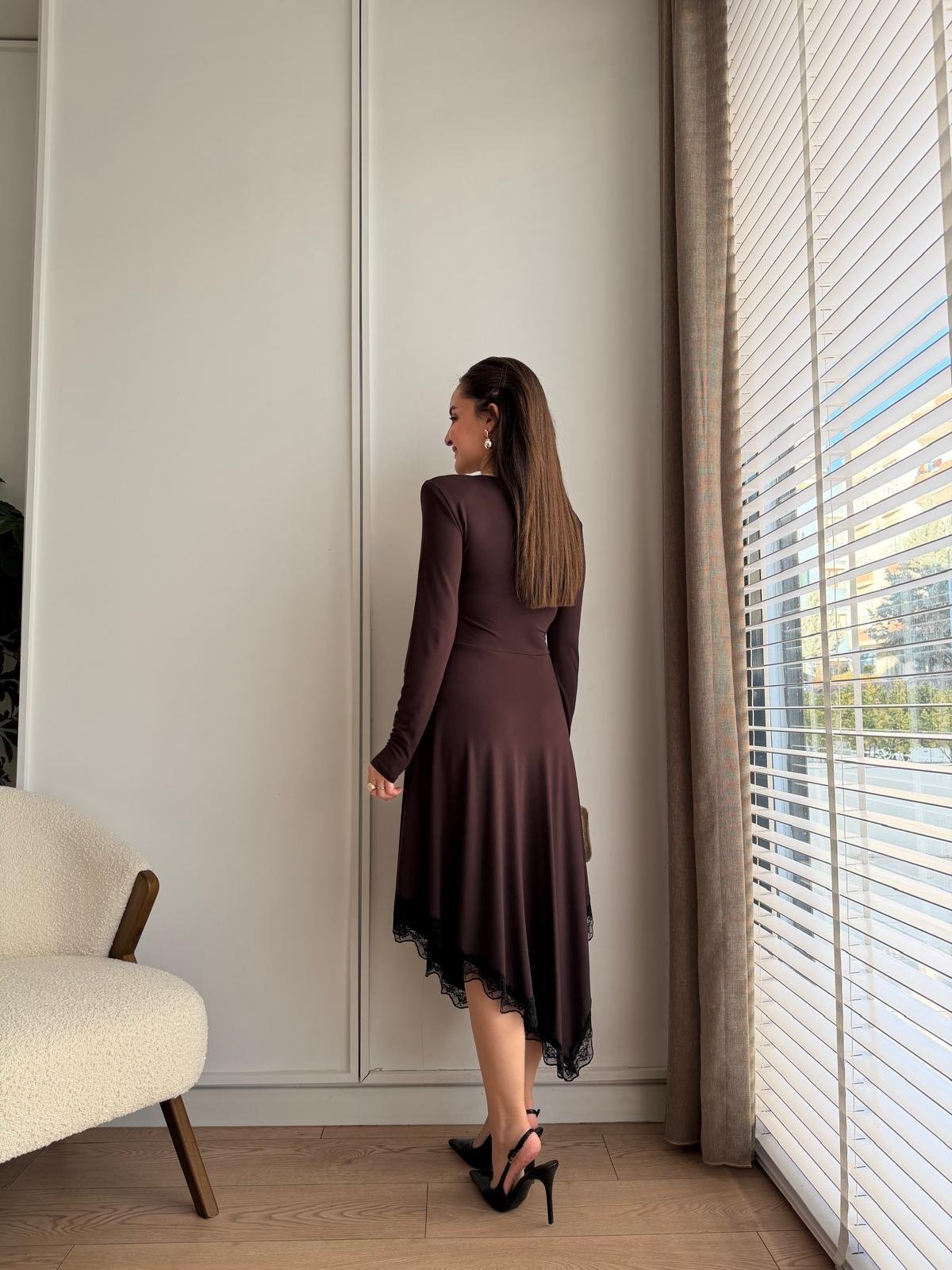 Kahve rengi Dantel Detaylı Asimetrik Elbise 1289