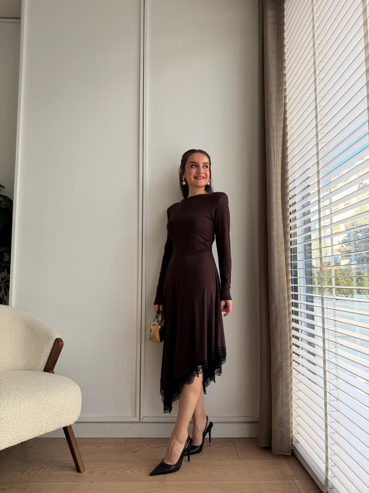 Kahve rengi Dantel Detaylı Asimetrik Elbise 1289