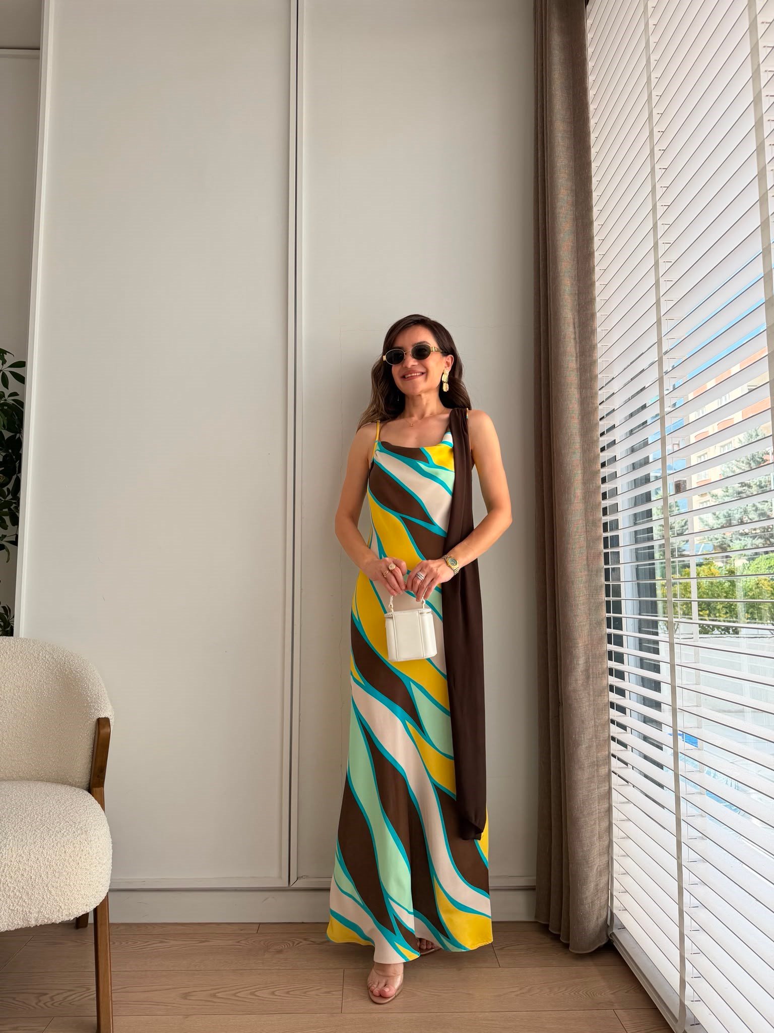 Kahve rengi Desenli Fular Detaylı Saten Elbise 8573