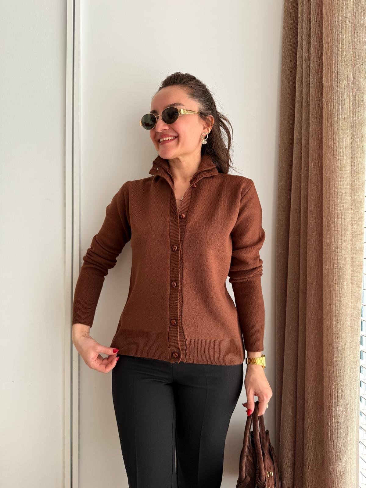Kahve rengi Dik Yaka Düğmeli Triko Hırka 241147