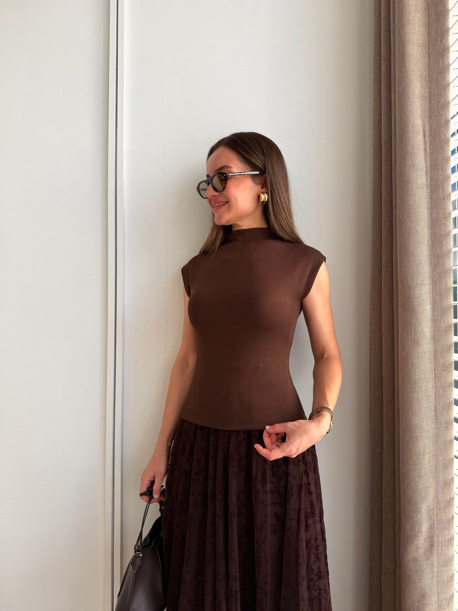 Kahve rengi Dik Yaka Modal Kumaş Bluz 23010