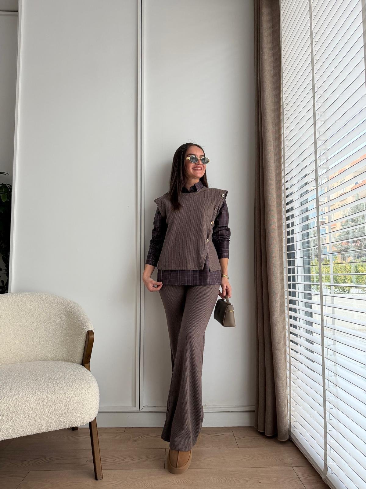 Kahve rengi Düğme Detaylı Yumoş Üçlü Takım 36602